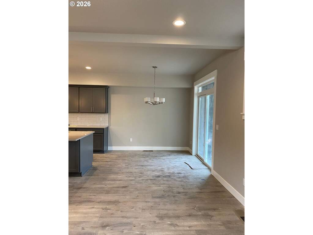 6 Bedroom Single Family Home/House's Image 10