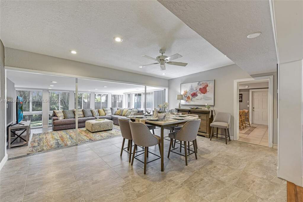 3 Bedroom Single Family Home/House's Image 7