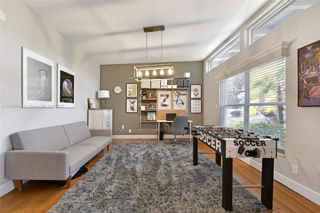 3 Bedroom Single Family Home/House's Image 9