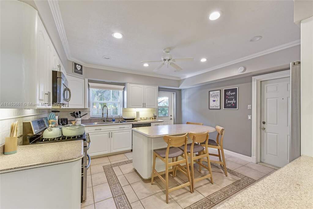 3 Bedroom Single Family Home/House's Image 24