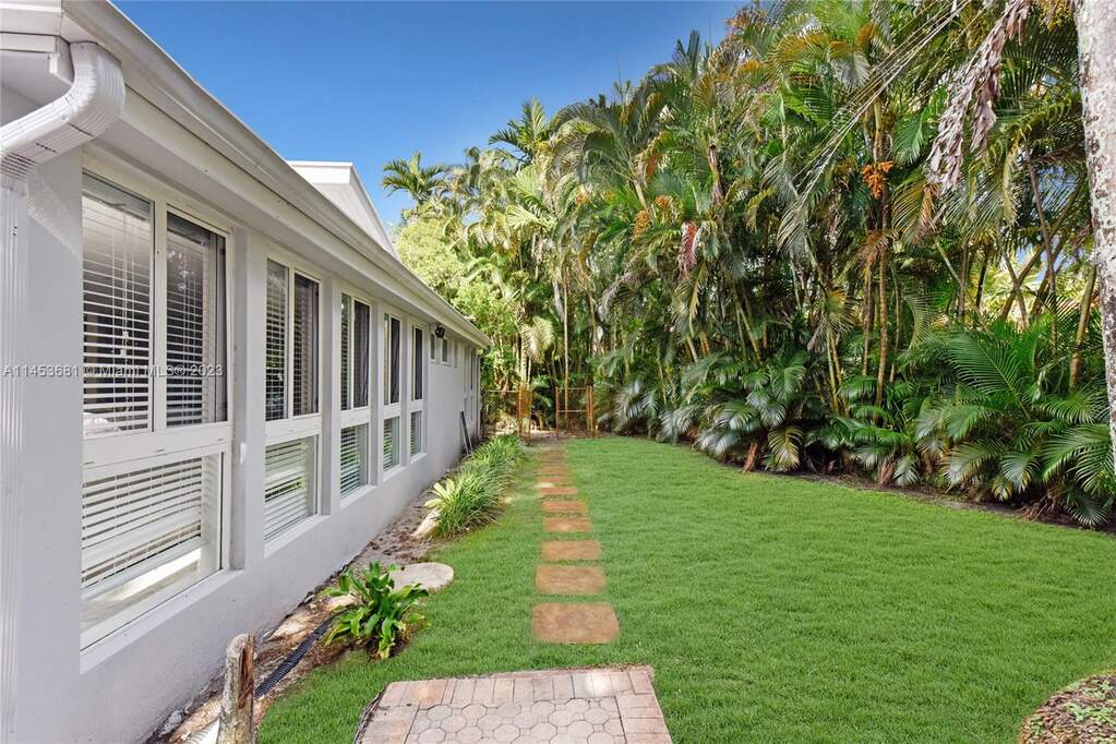 3 Bedroom Single Family Home/House's Image 32