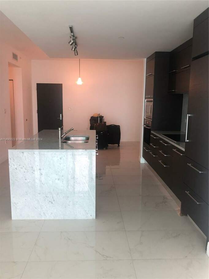 1 Bedroom Apartment/Flat's Image 8