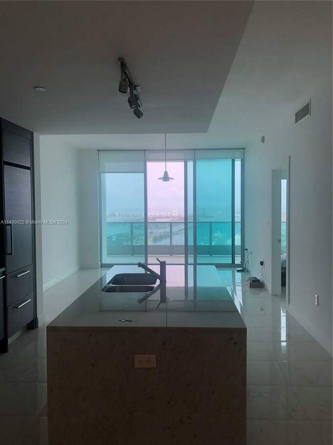 1 Bedroom Apartment/Flat's Image 11