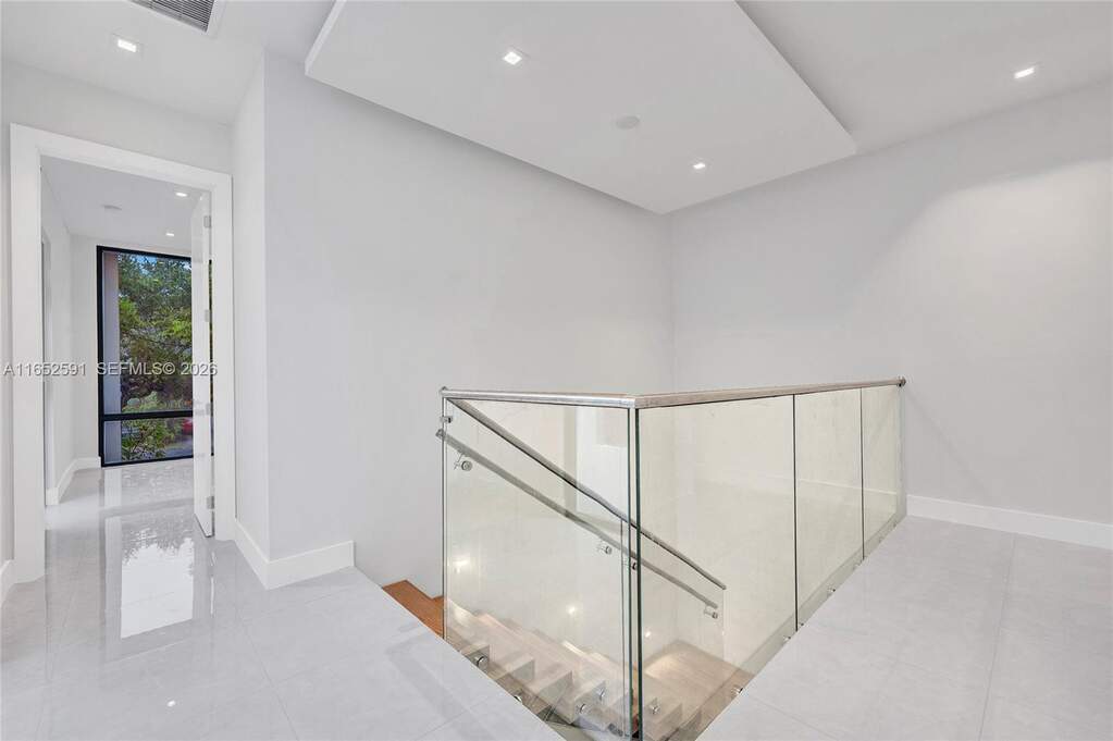 3 Bedroom Villa/Townhouse's Image 12