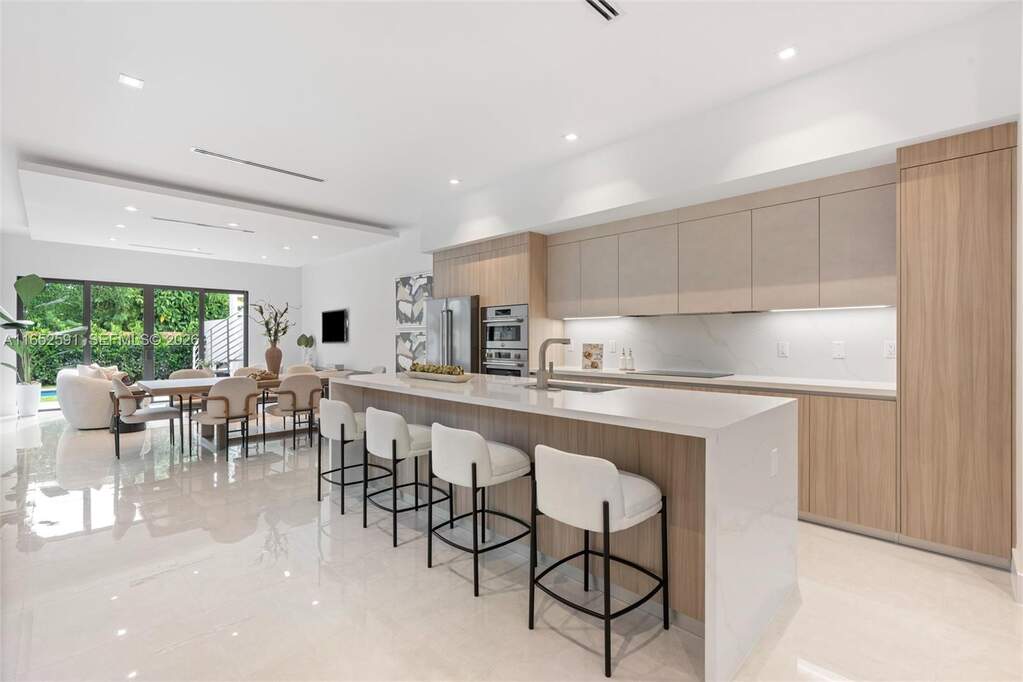 3 Bedroom Villa/Townhouse's Image 4