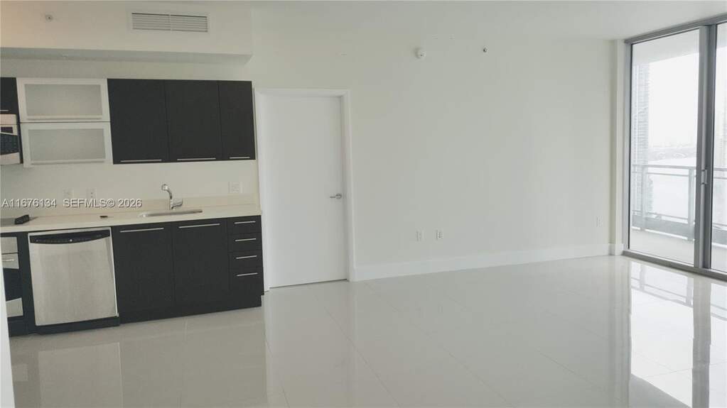 2 Bedroom Apartment/Flat's Image 4