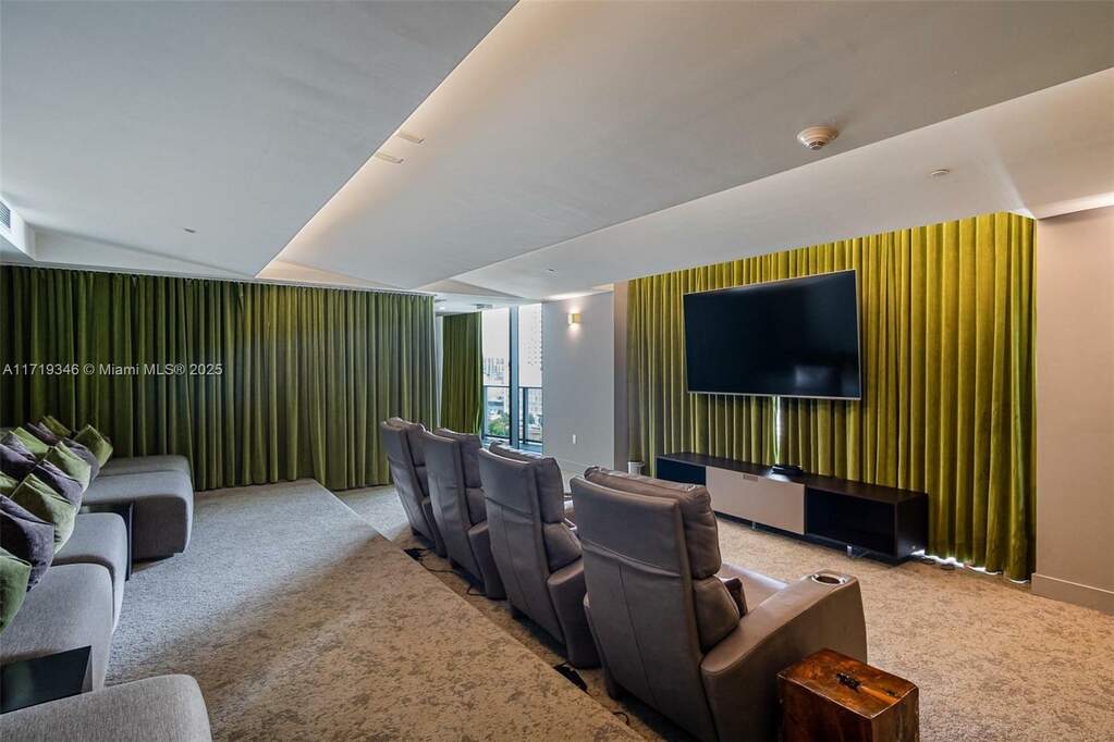 2 Bedroom Apartment/Flat's Image 28