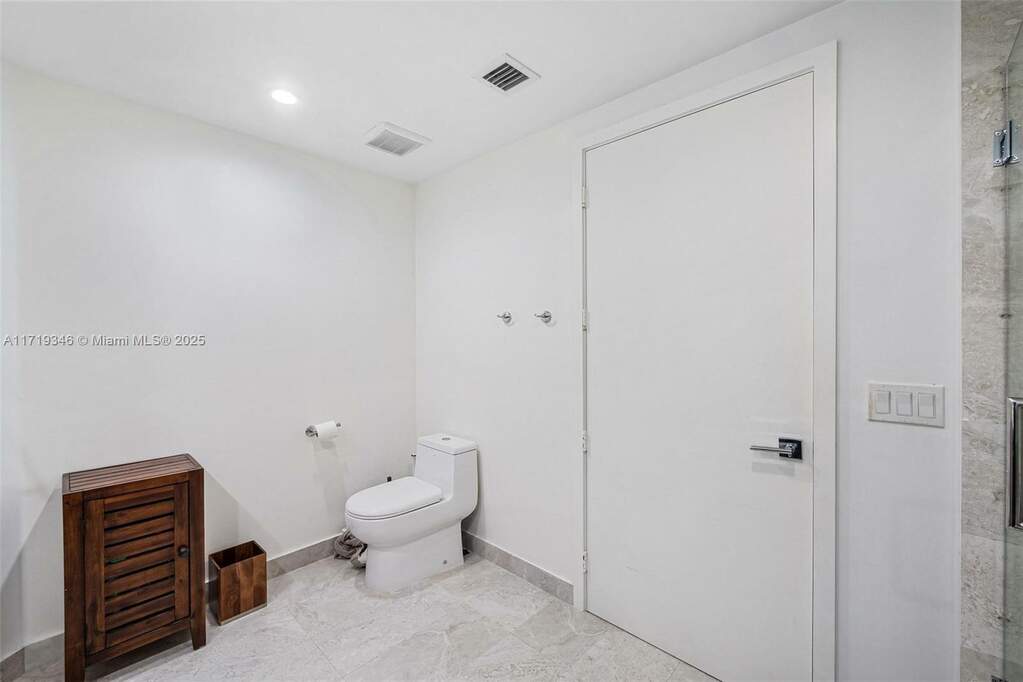 2 Bedroom Apartment/Flat's Image 6