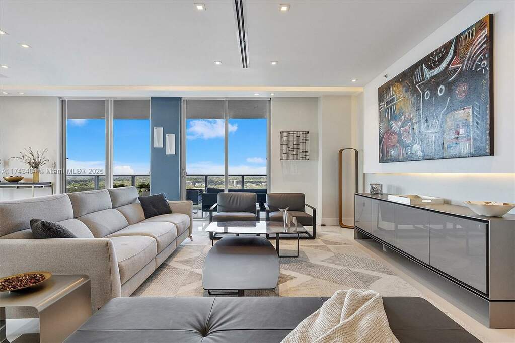 2 Bedroom Apartment/Flat's Image 7