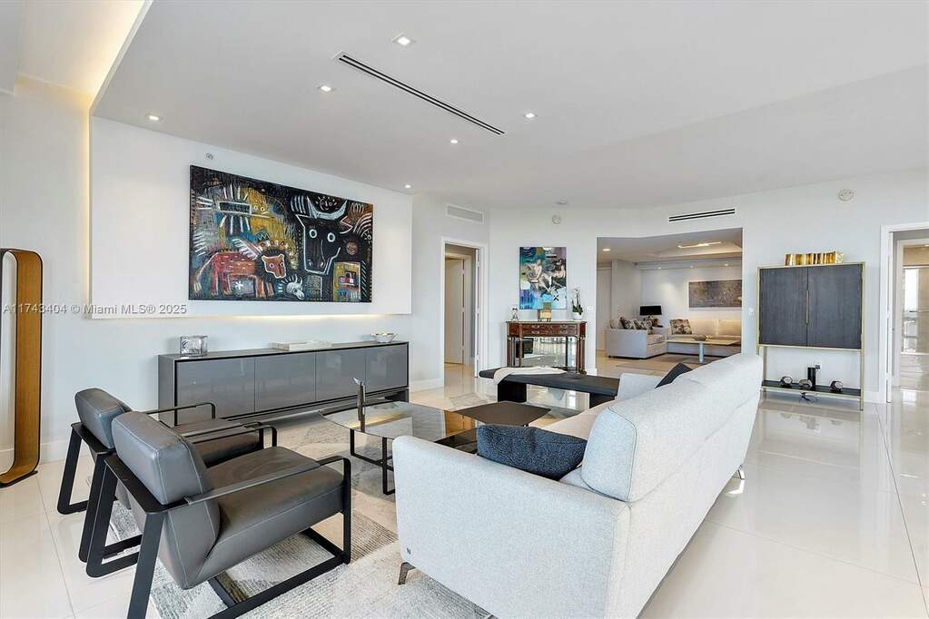 2 Bedroom Apartment/Flat's Image 11