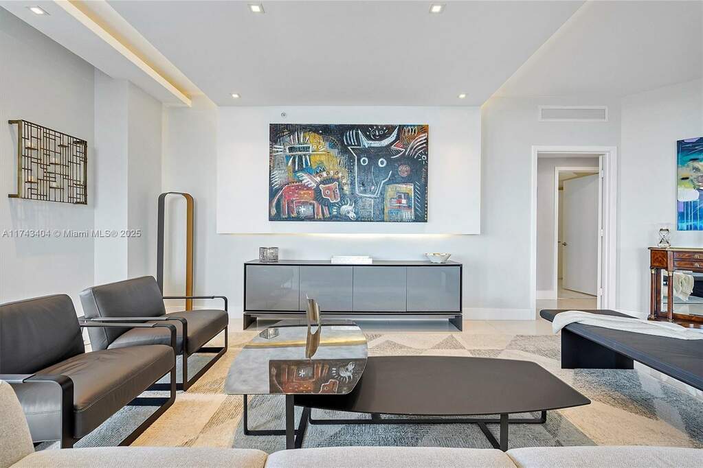 2 Bedroom Apartment/Flat's Image 12