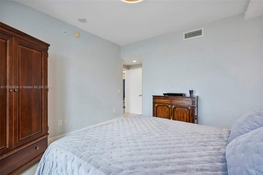 2 Bedroom Apartment/Flat's Image 31