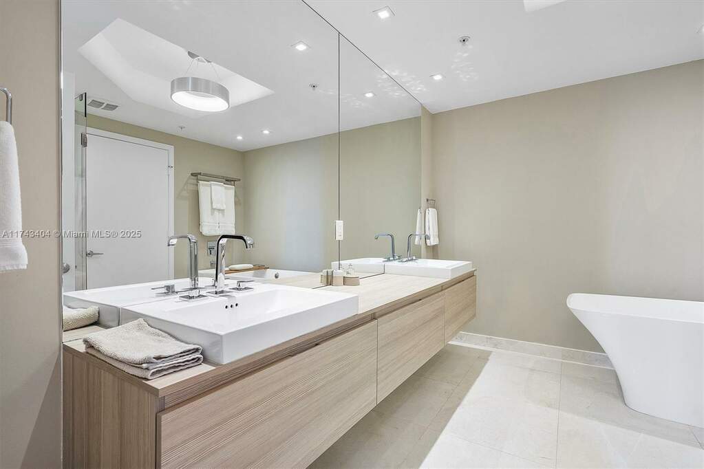 2 Bedroom Apartment/Flat's Image 49