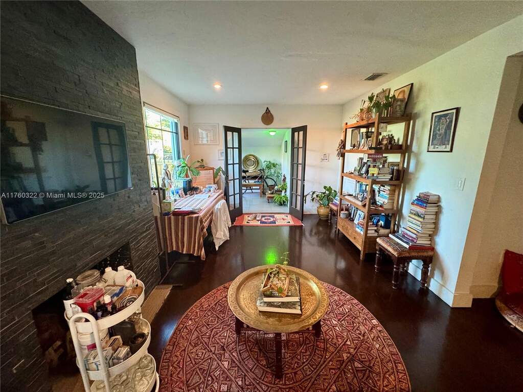 2 Bedroom Single Family Home/House's Image 9