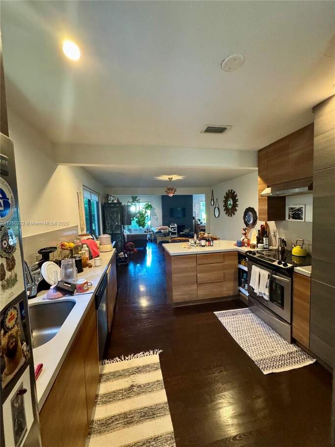 2 Bedroom Single Family Home/House's Image 3