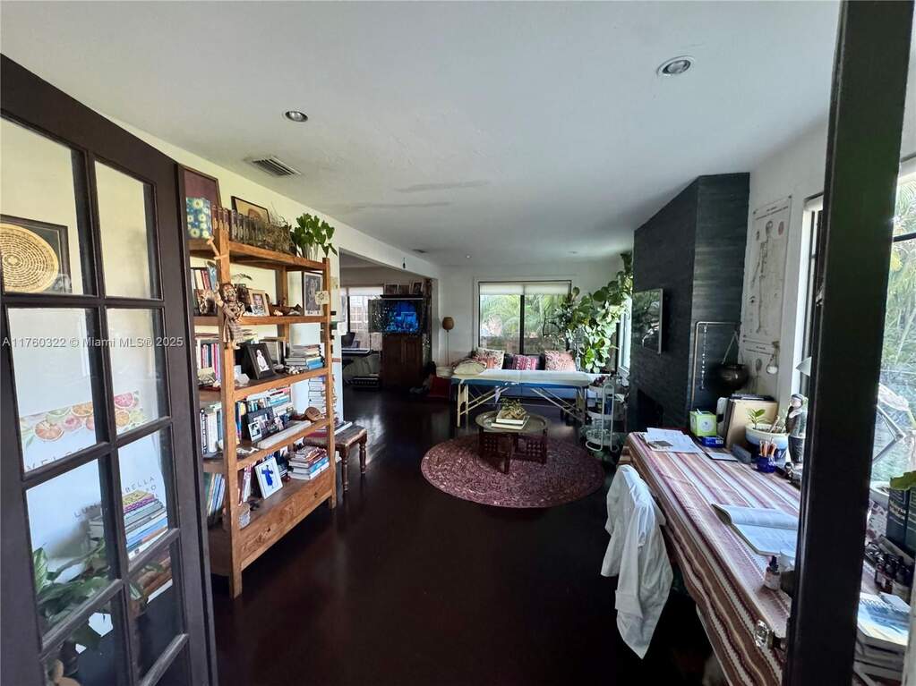 2 Bedroom Single Family Home/House's Image 4