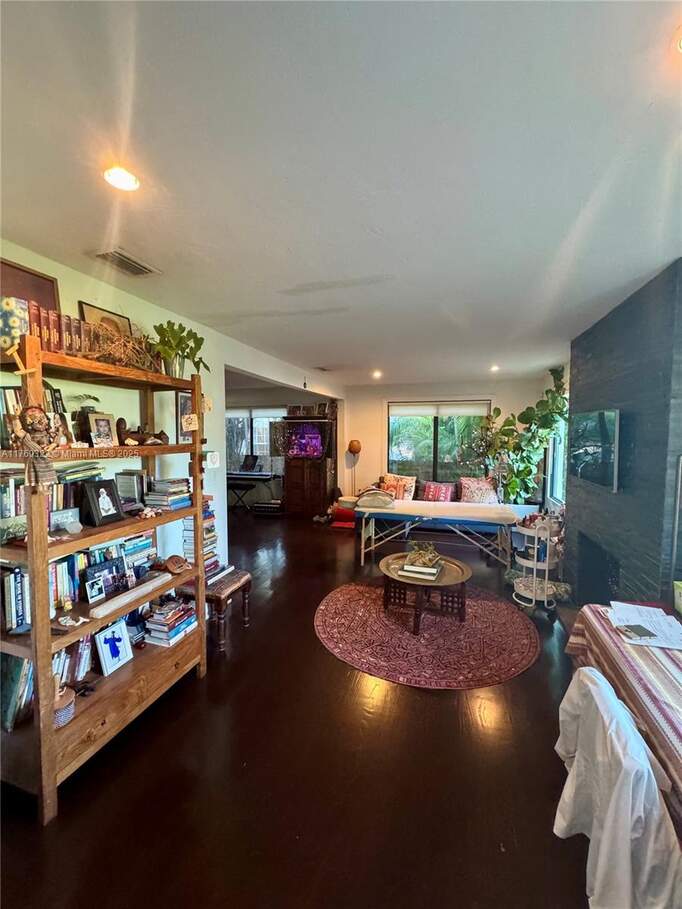 2 Bedroom Single Family Home/House's Image 6
