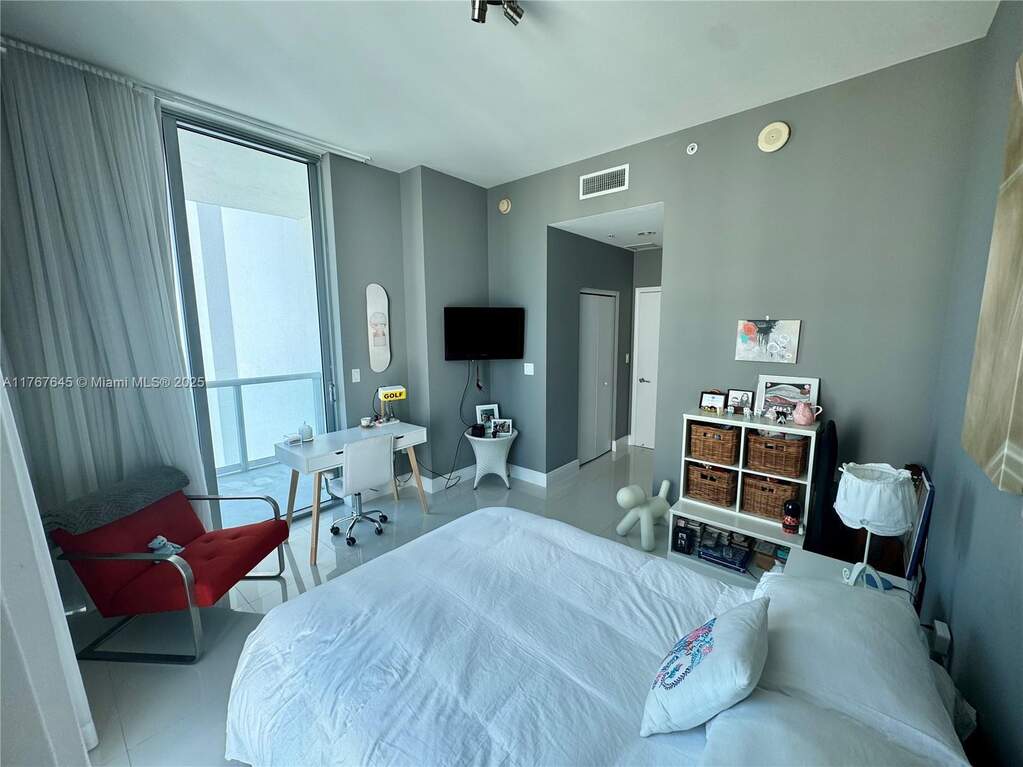3 Bedroom Apartment/Flat's Image 17