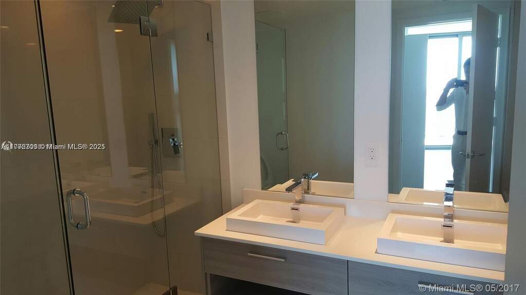 2 Bedroom Apartment/Flat's Image 7
