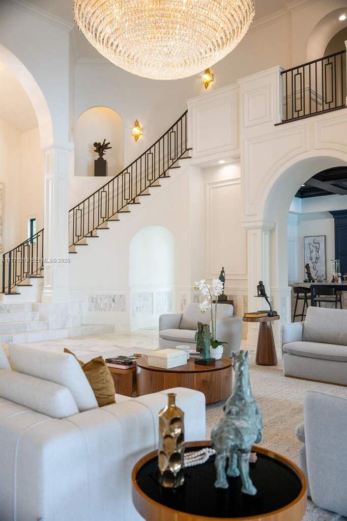 6 Bedroom Single Family Home/House's Image 10