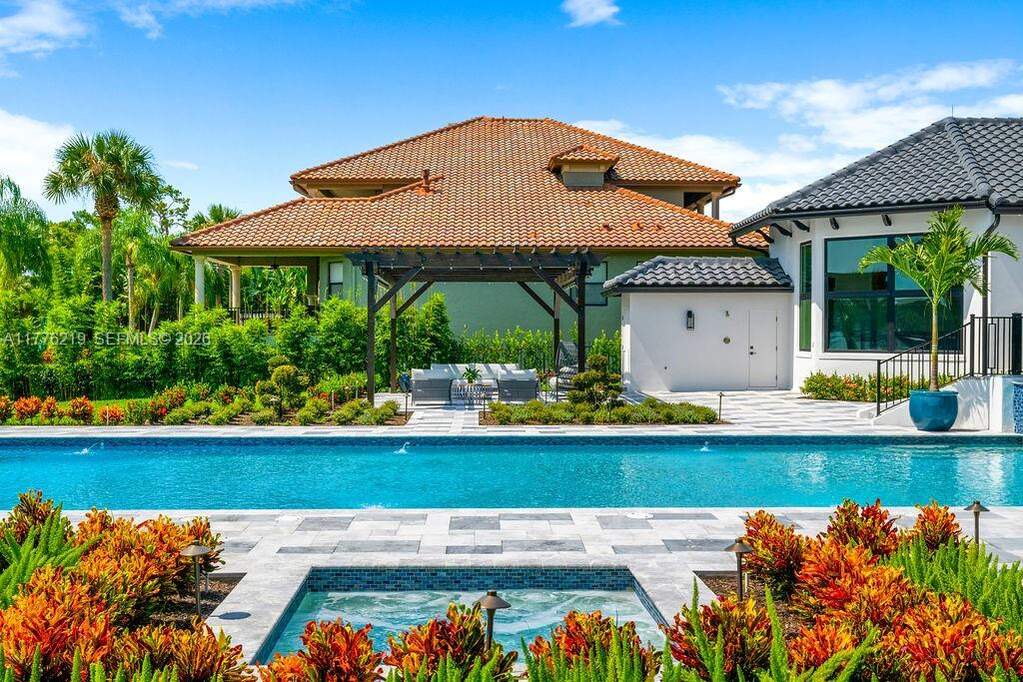 6 Bedroom Single Family Home/House's Image 60