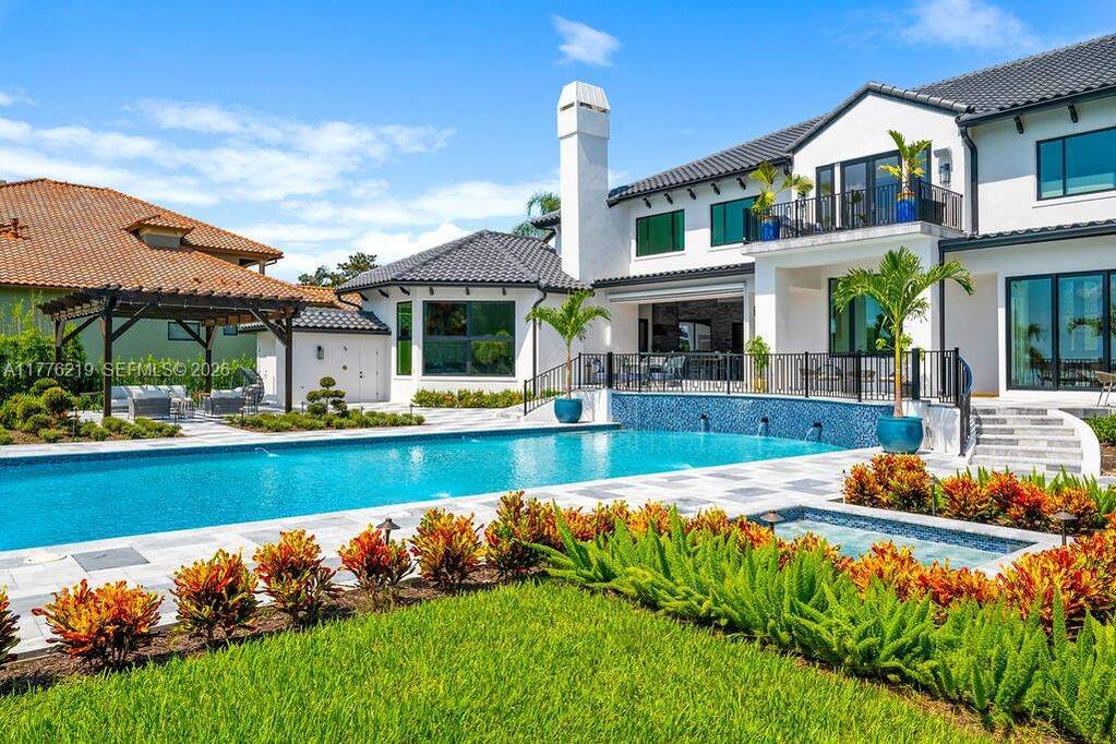 6 Bedroom Single Family Home/House's Image 64