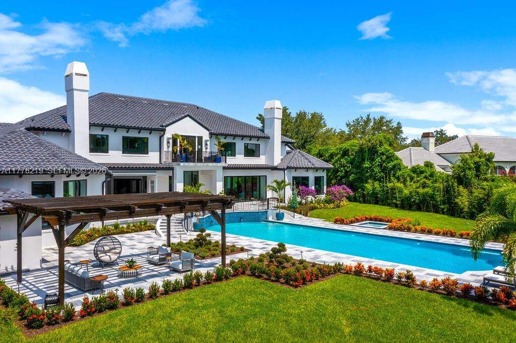 6 Bedroom Single Family Home/House's Image 75