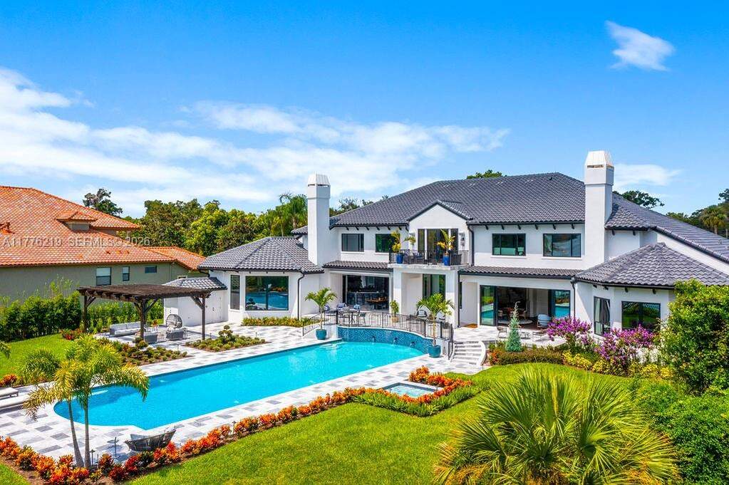 6 Bedroom Single Family Home/House's Image 76
