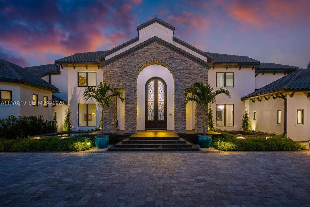 6 Bedroom Single Family Home/House's Image 94