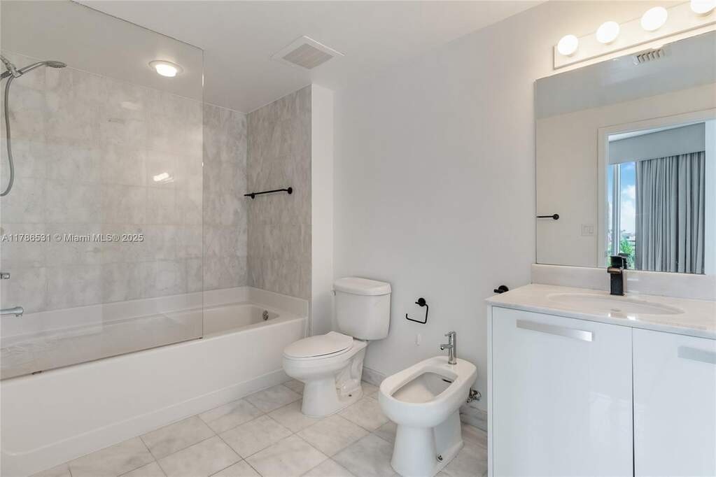 2 Bedroom Apartment/Flat's Image 7
