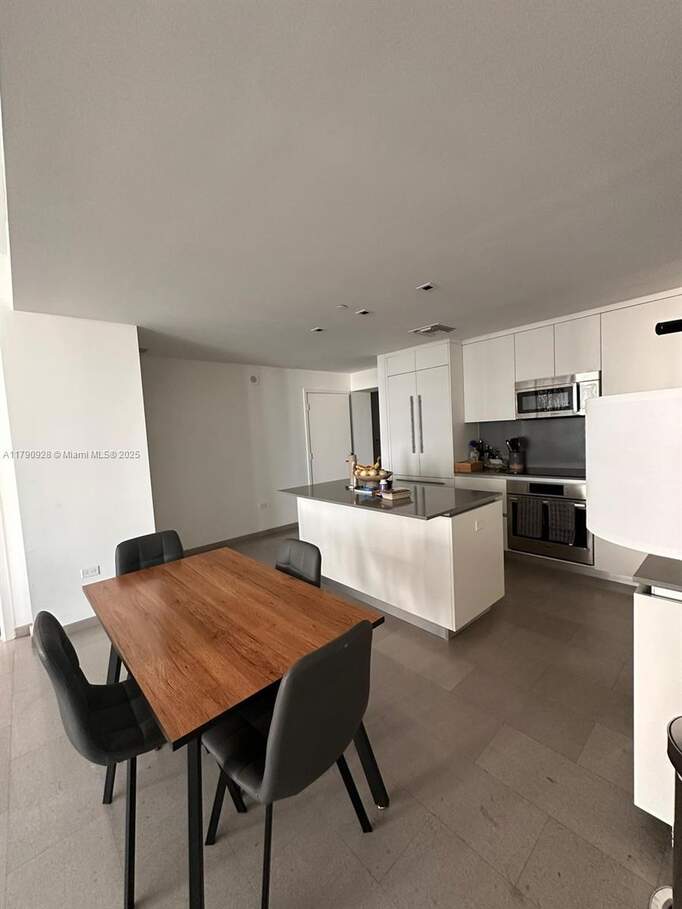 2 Bedroom Apartment/Flat's Image 8