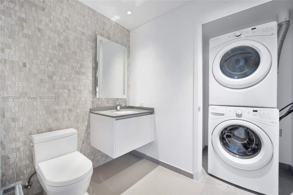 2 Bedroom Apartment/Flat's Image 8