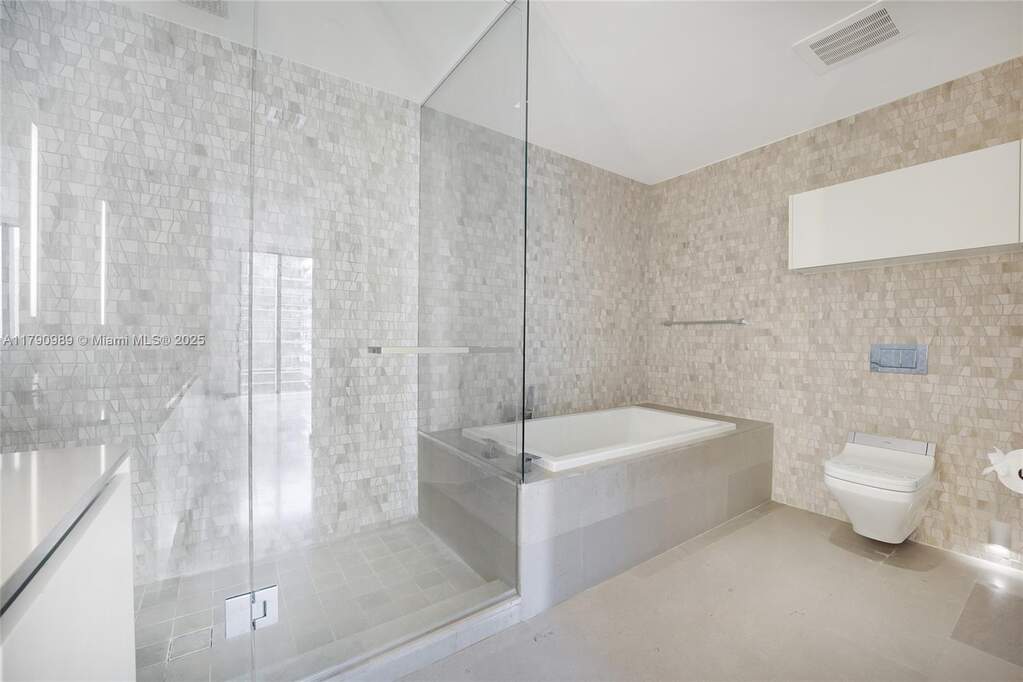 2 Bedroom Apartment/Flat's Image 3