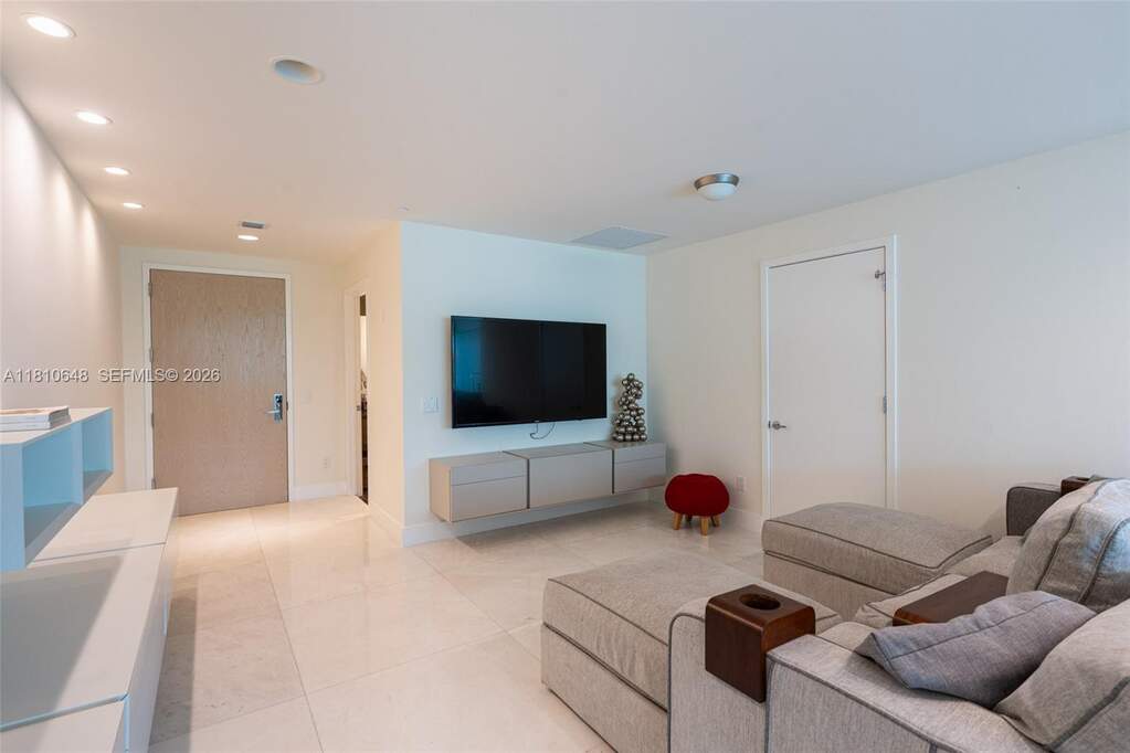 2 Bedroom Apartment/Flat's Image 21