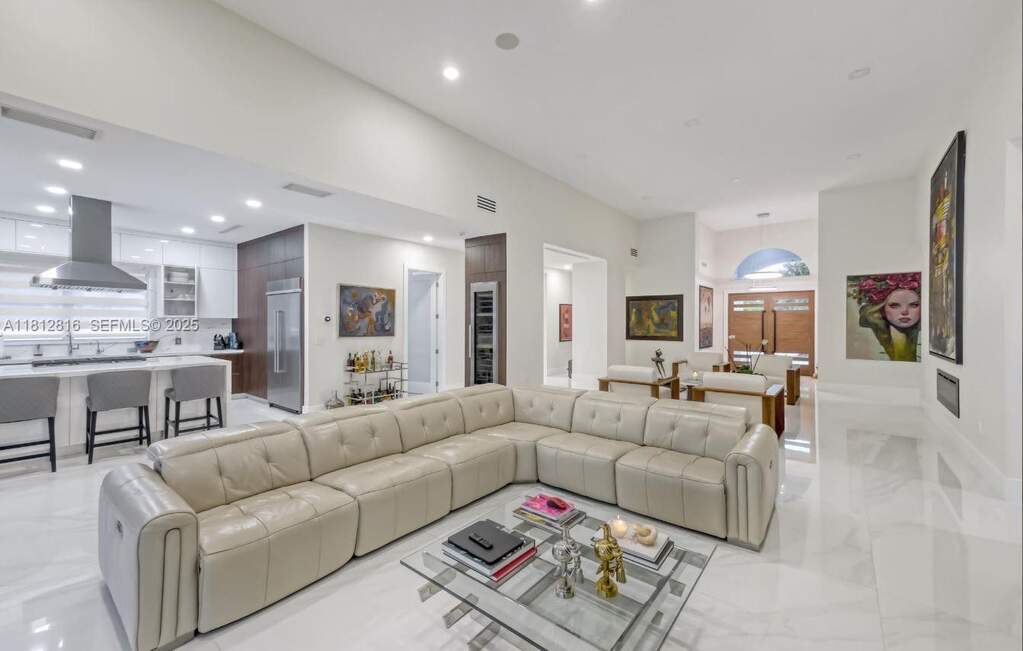 4 Bedroom Single Family Home/House's Image 13