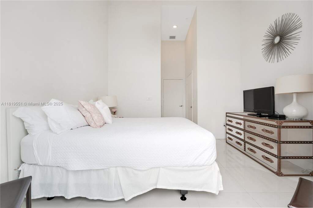 2 Bedroom Apartment/Flat's Image 16