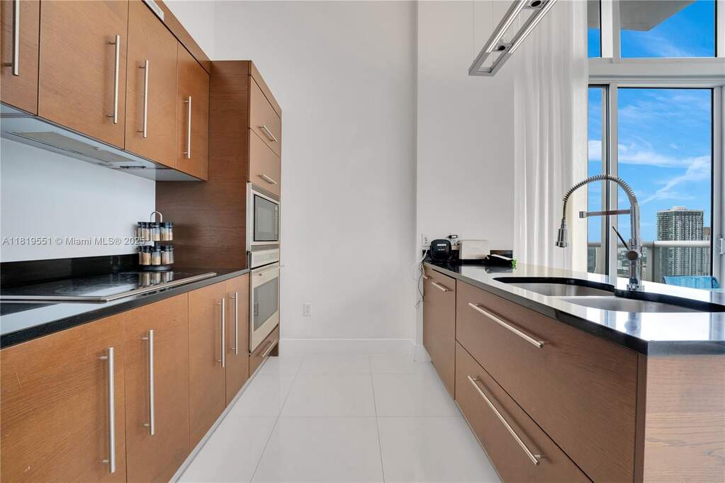 2 Bedroom Apartment/Flat's Image 3