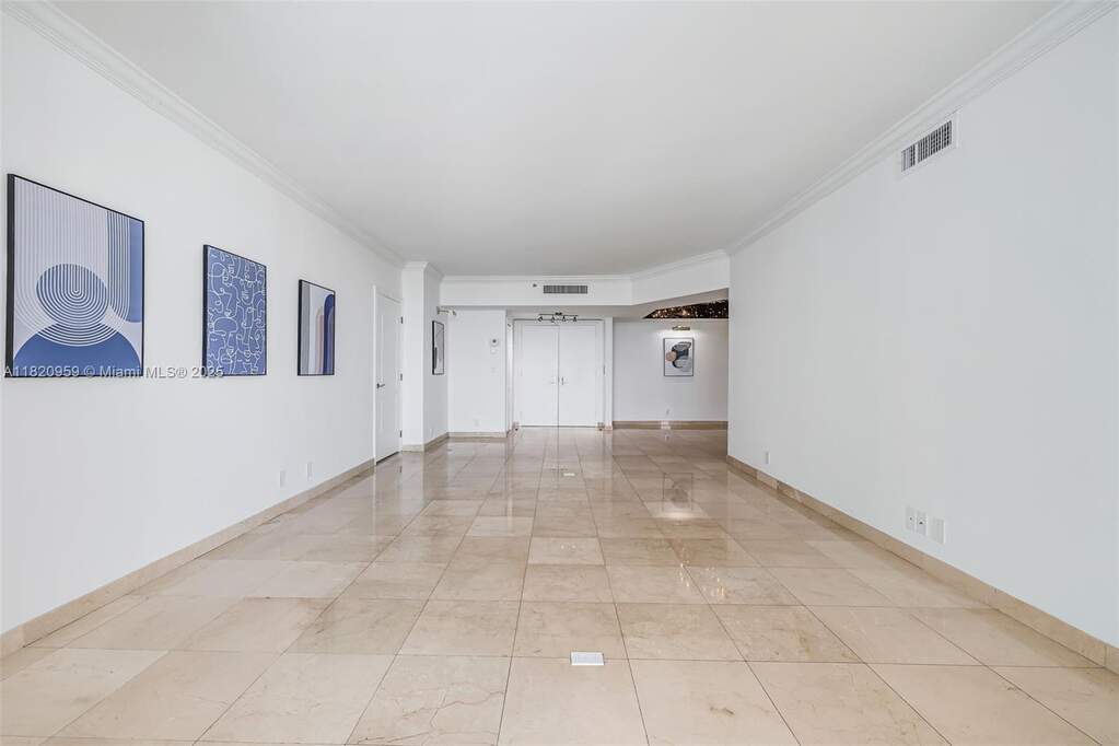 2 Bedroom Apartment/Flat's Image 8