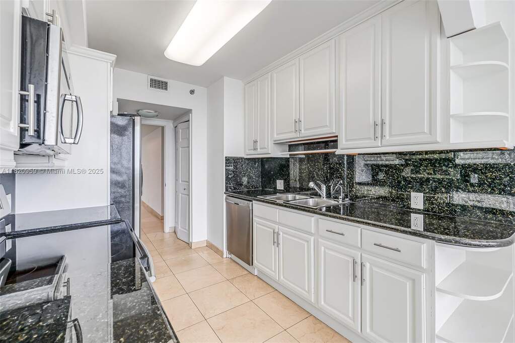 2 Bedroom Apartment/Flat's Image 11