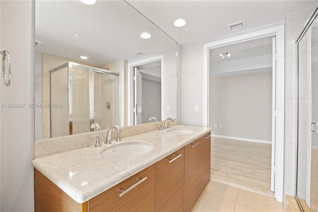 2 Bedroom Apartment/Flat's Image 10