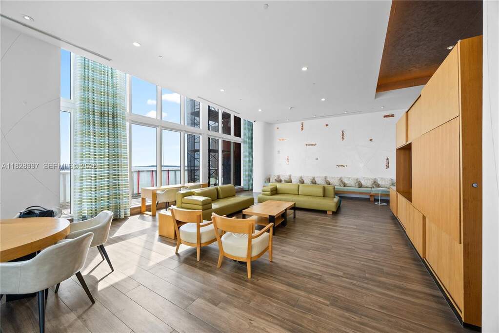2 Bedroom Apartment/Flat's Image 37