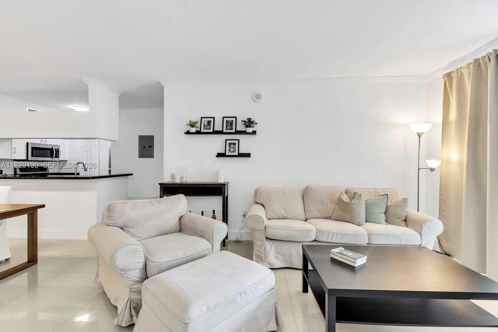 2 Bedroom Apartment/Flat's Image 3