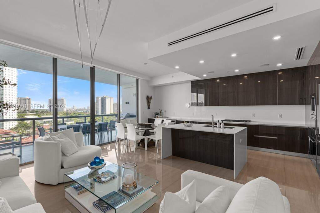 3 Bedroom Apartment/Flat's Image 8