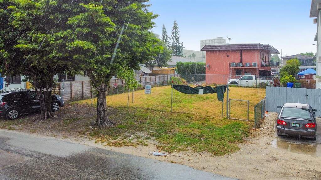 Land/Vacant Land's Image 7