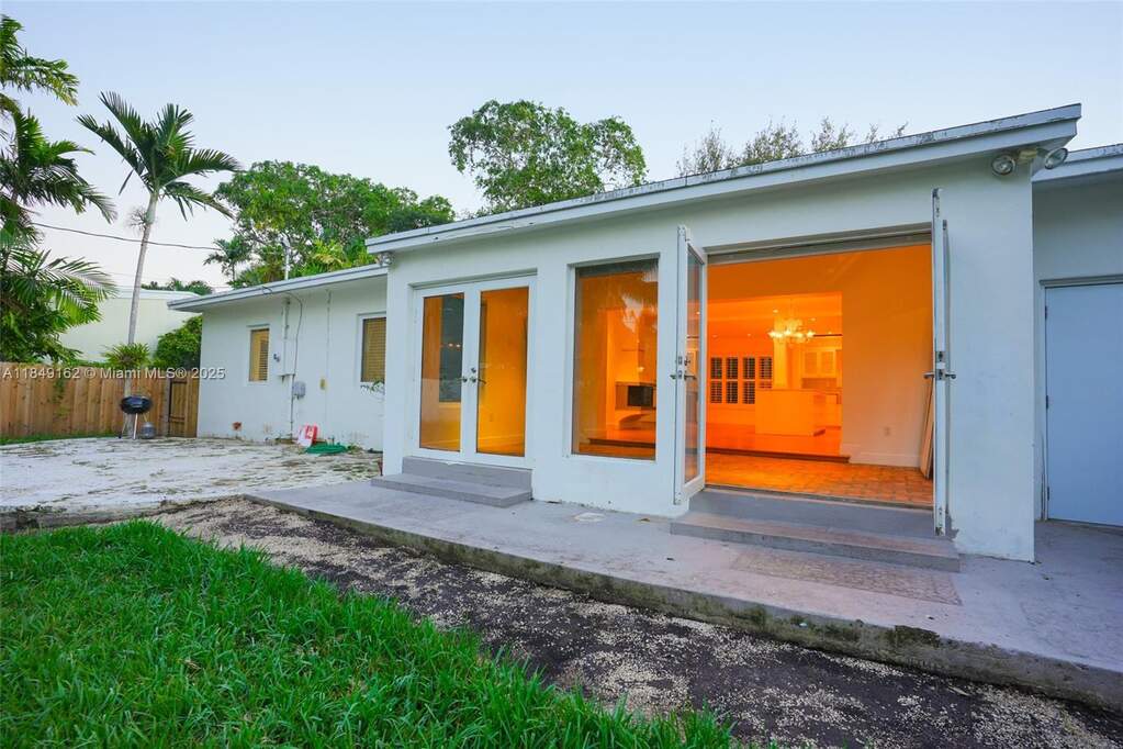 3 Bedroom Single Family Home/House's Image 7
