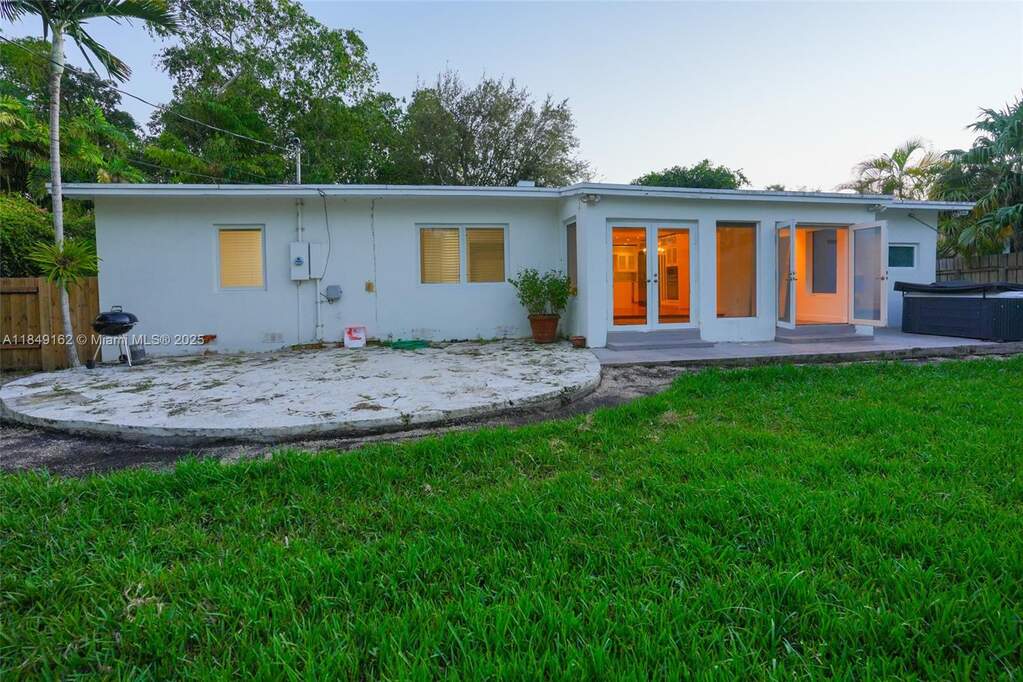 3 Bedroom Single Family Home/House's Image 9