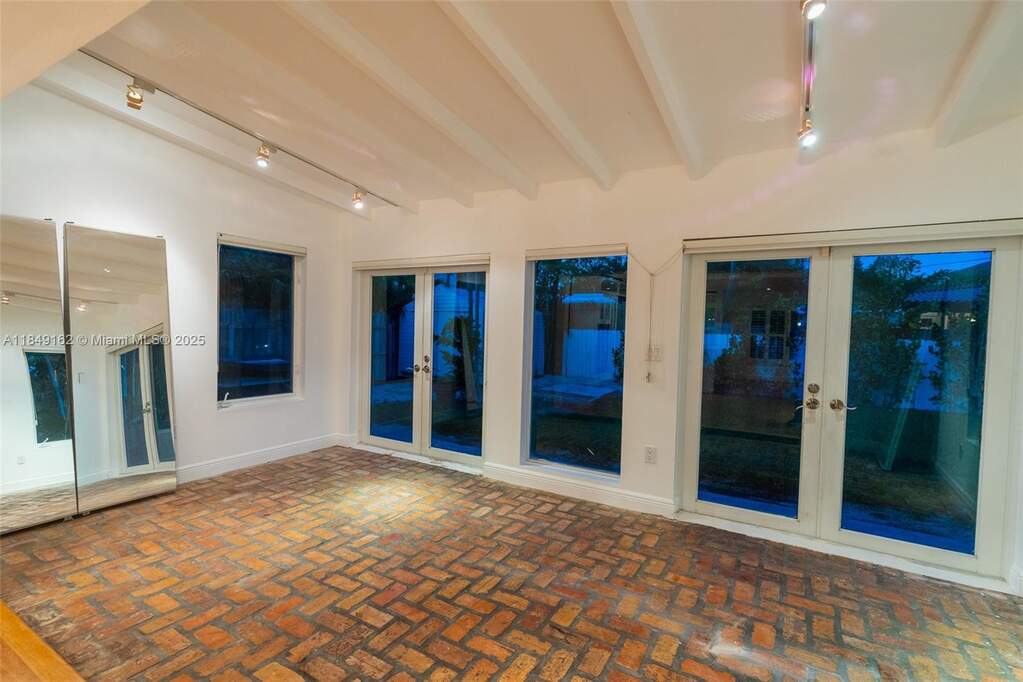 3 Bedroom Single Family Home/House's Image 13