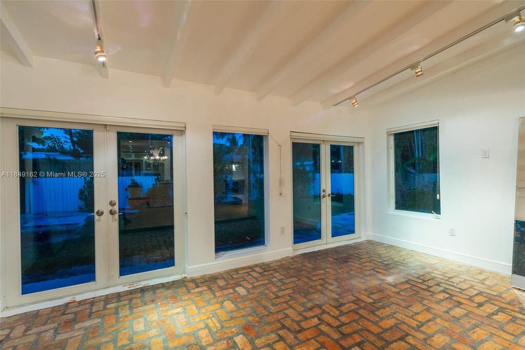3 Bedroom Single Family Home/House's Image 14