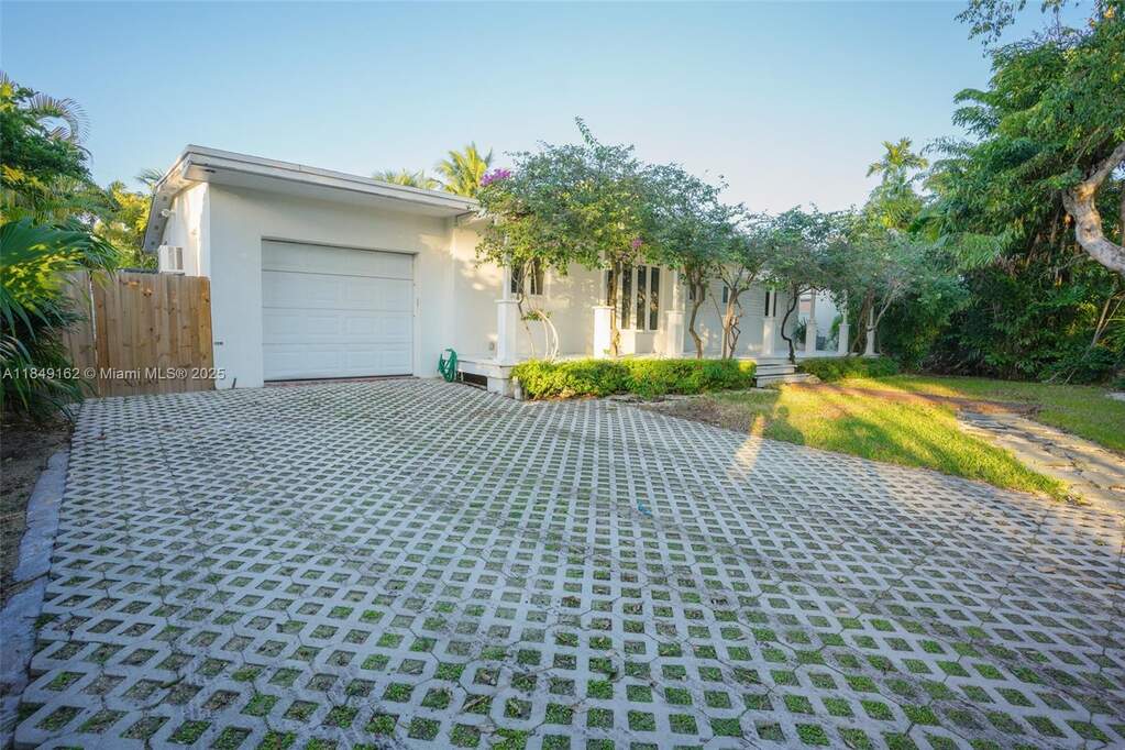3 Bedroom Single Family Home/House's Image 3