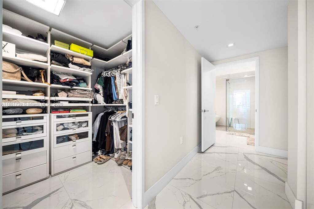 3 Bedroom Apartment/Flat's Image 32